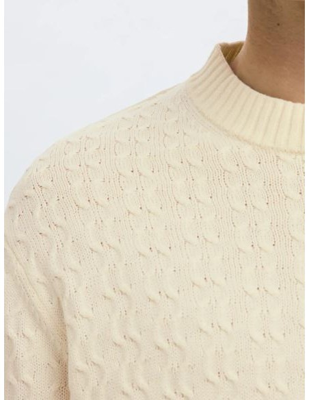 SELECTED 16098365_CRU JE (M)